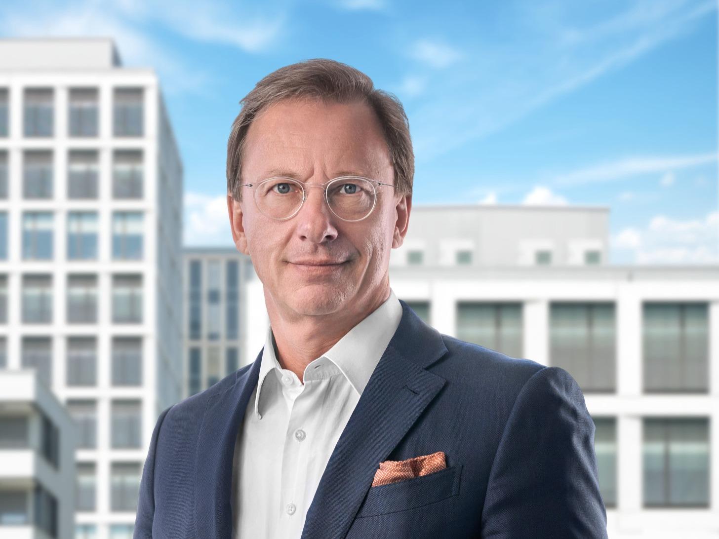 CEO & management team